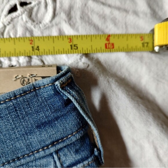 Levi's Classic Straight Leg Women's Blue Jeans Size 6 - Picture 5 of 8